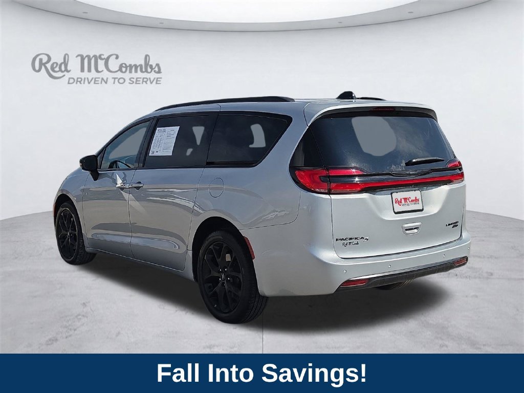 Used 2023 Chrysler Pacifica Limited w/ Uconnect Theater Family Group AWD/4WD image 3