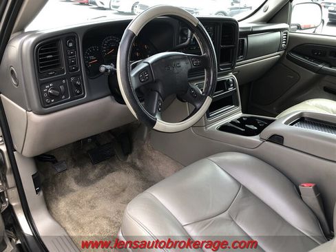 Used 2003 GMC Yukon XL SLT w/ 1SD Preferred Equipment Group AWD/4WD image 13