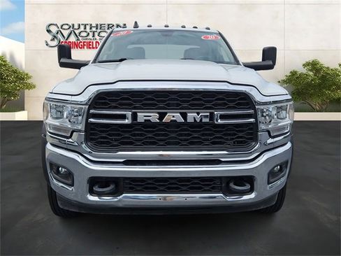 Used 2020 RAM 5500 Tradesman w/ Chrome Appearance Group image 8