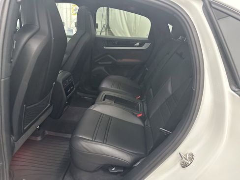 Used 2024 Porsche Cayenne Coupe image 25