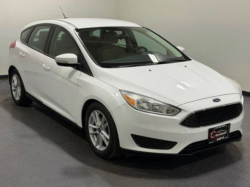 Used 2017 Ford Focus SE image 4