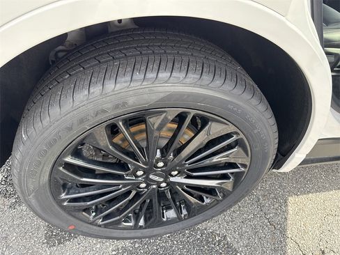 Used 2023 Lincoln Corsair Reserve w/ Equipment Group 201A image 18