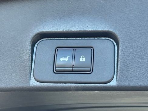 Used 2023 Nissan Rogue SL w/ SL Premium Package image 10