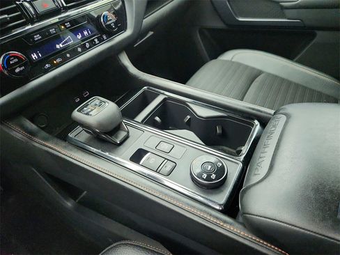 Used 2024 Nissan Pathfinder Rock Creek image 15