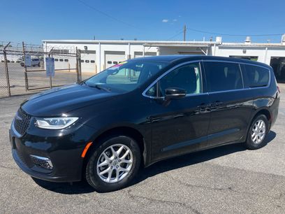 Used 2024 Chrysler Pacifica Touring-L