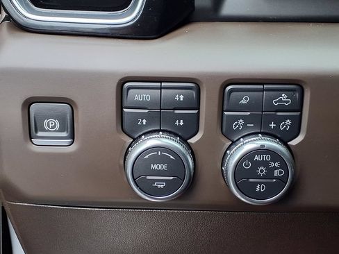 Certified 2024 GMC Sierra 1500 Denali w/ Denali Reserve Package AWD/4WD image 11