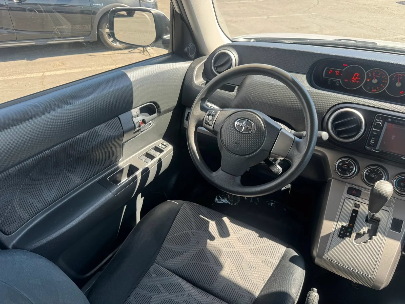 Used 2015 Scion xB FWD image 22