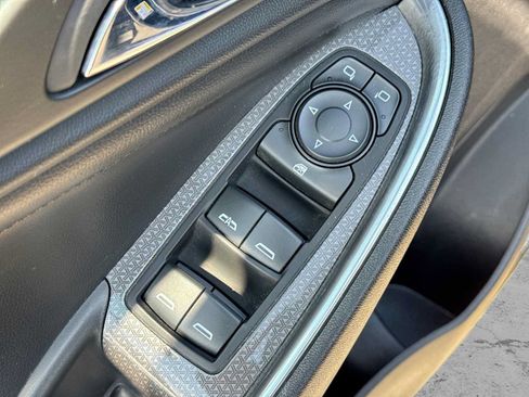Used 2017 Chevrolet Malibu LT w/ Leather Package FWD image 16