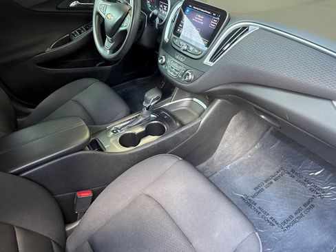 Used 2022 Chevrolet Malibu LT FWD image 14