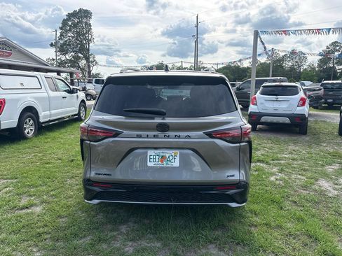 Used 2026 Toyota Sienna XSE AWD/4WD image 6