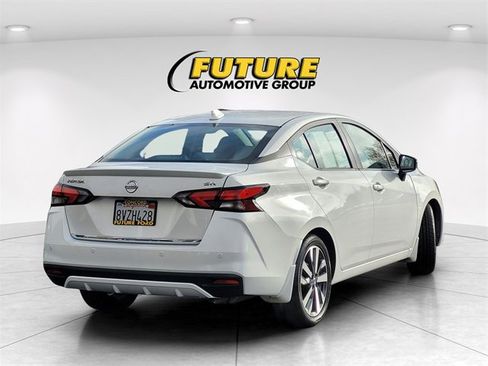 Used 2020 Nissan Versa SR w/ Convenience Package image 5