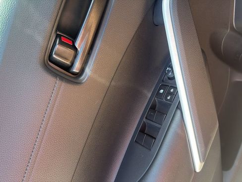 Used 2024 Toyota Corolla Cross LE w/ Moonroof Package FWD image 18