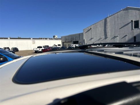 Used 2012 Chevrolet Avalanche LTZ image 19