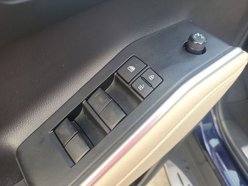 Certified 2023 Toyota Highlander XLE image 15