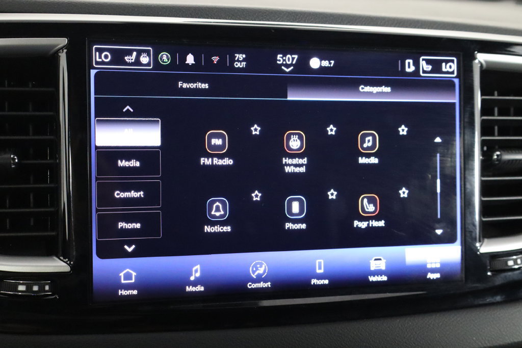 Used 2025 Chrysler Pacifica Select FWD image 37