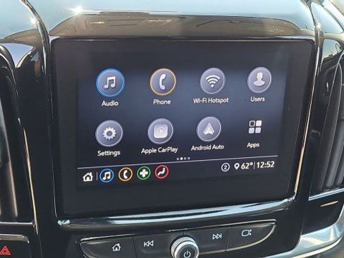 Used 2020 Chevrolet Traverse LT FWD image 13