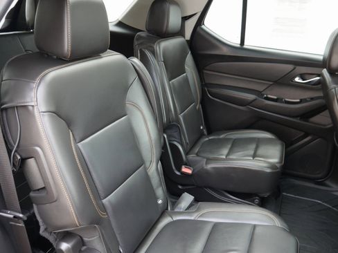 Used 2021 Chevrolet Traverse RS image 27