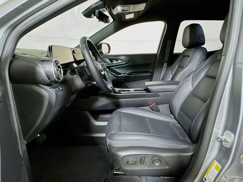 Certified 2025 Chevrolet Equinox LT w/ Convenience Package II image 19