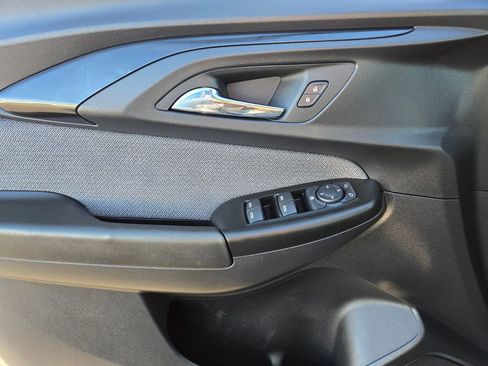 Used 2023 Chevrolet TrailBlazer LT image 16