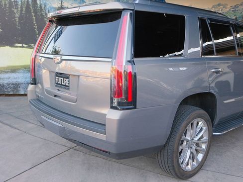 Used 2019 Cadillac Escalade Luxury image 45