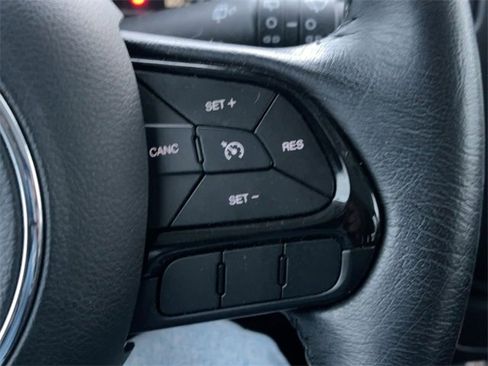 Used 2016 Jeep Renegade Latitude image 20