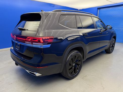 Used 2026 Volkswagen Atlas SE w/ Panoramic Sunroof Package FWD image 7