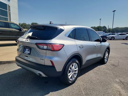 Used 2022 Ford Escape SE image 3