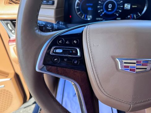 Used 2017 Cadillac Escalade Platinum AWD/4WD image 28