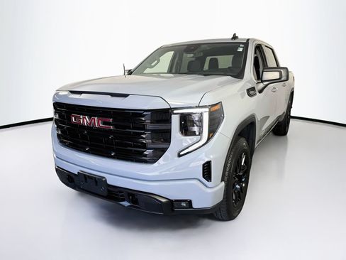 Used 2024 GMC Sierra 1500 Elevation AWD/4WD image 3