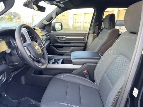 Used 2025 RAM 1500 Big Horn AWD/4WD image 18