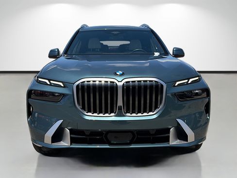 Used 2026 BMW X7 xDrive40i AWD/4WD image 8