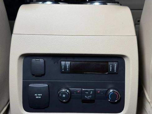 Used 2017 Ford Expedition Limited w/ Equipment Group 301A AWD/4WD image 25