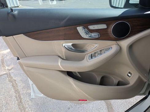 Used 2021 Mercedes-Benz GLC 300 image 11