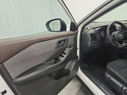 Used 2023 Nissan Rogue S AWD/4WD image 21