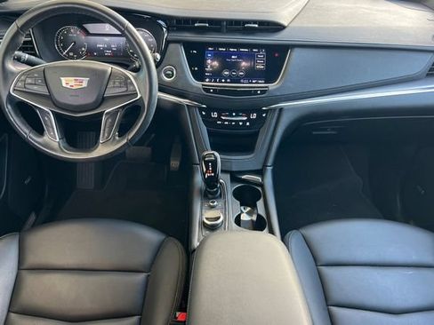 Used 2023 Cadillac XT5 Luxury FWD image 16