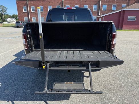 Used 2018 Ford F150 XLT w/ Equipment Group 302A Luxury AWD/4WD image 17