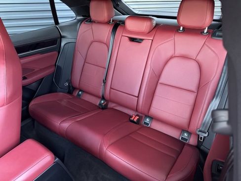 Certified 2025 Porsche Macan Electric image 33