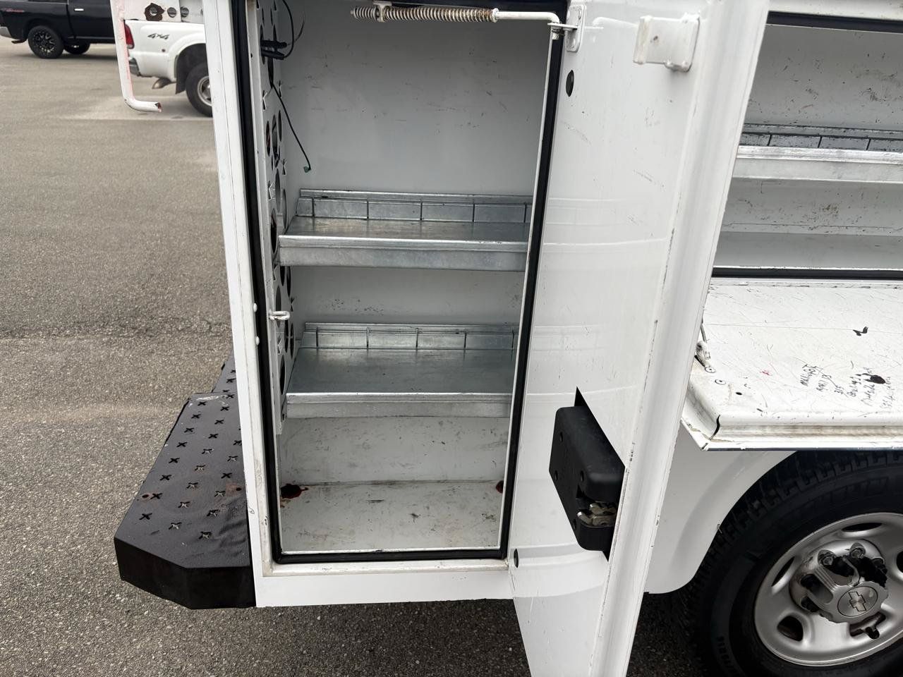 Used 2020 Chevrolet Express 3500 w/ Power Convenience Package RWD image 5