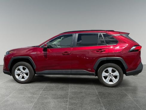 Used 2019 Toyota RAV4 LE AWD/4WD image 3