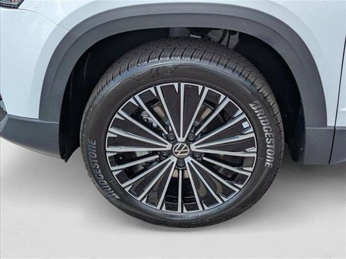 New 2025 Volkswagen Taos SE image 26