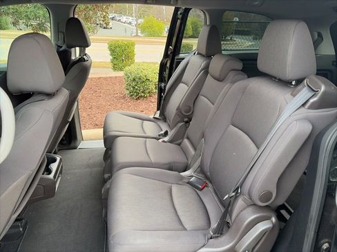 Used 2019 Honda Odyssey EX image 10