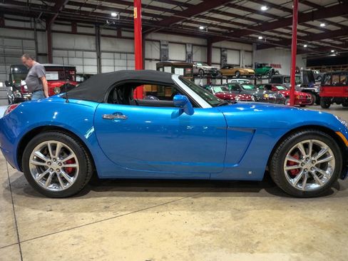 Used 2009 Saturn Sky Hydro Blue RWD image 22