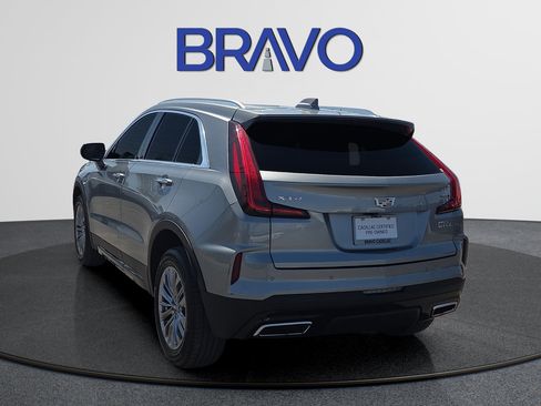 Used 2025 Cadillac XT4 Premium Luxury FWD image 3