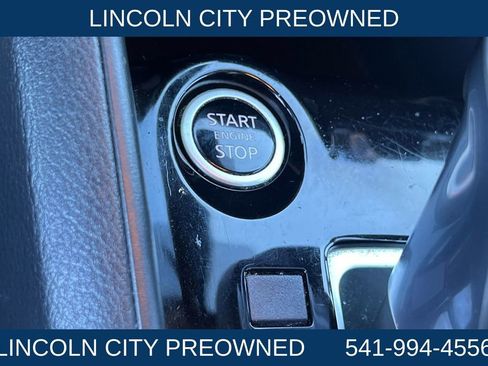 Used 2021 Nissan Versa SV image 21