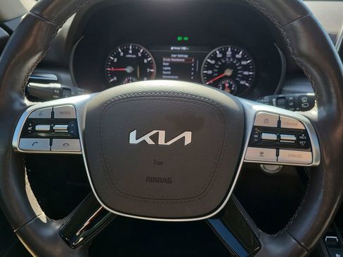 Used 2022 Kia Telluride SX w/ Towing Package image 11