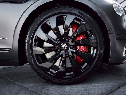 Used 2023 Bentley Flying Spur V8 image 21