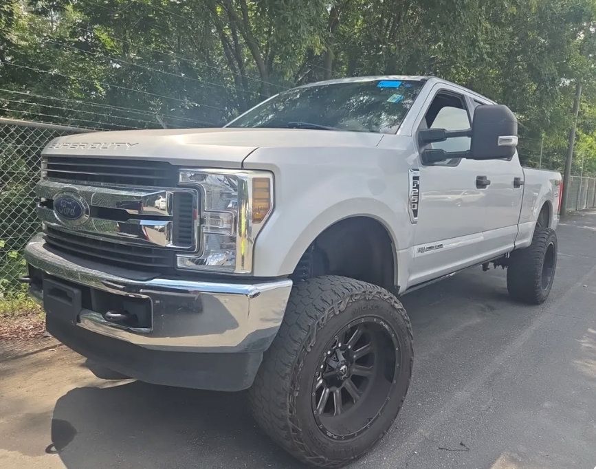 Used 2019 Ford F250 XLT AWD/4WD image 1