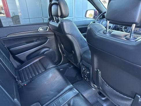 Used 2018 Jeep Grand Cherokee Limited image 22
