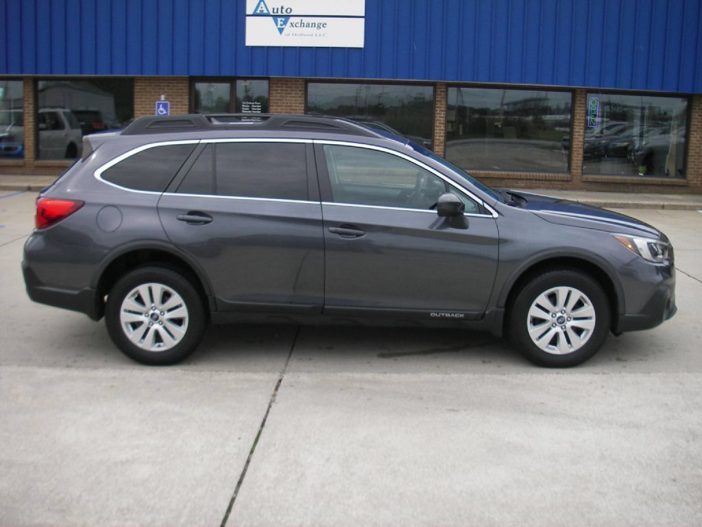 Used 2018 Subaru Outback 2.5i Premium w/ Protection Package #1 AWD/4WD image 4