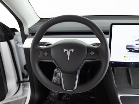 Used 2023 Tesla Model Y Long Range AWD/4WD image 29